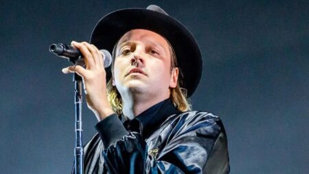 Fotografia che ritrae Win Butler, leader degli Arcade Fire.