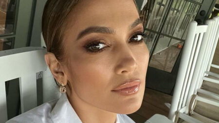 Jennifer Lopez in un post su Instagram
