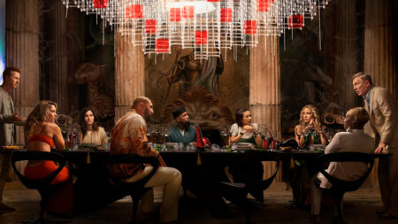 Prima foto del cast di Knives Out 2