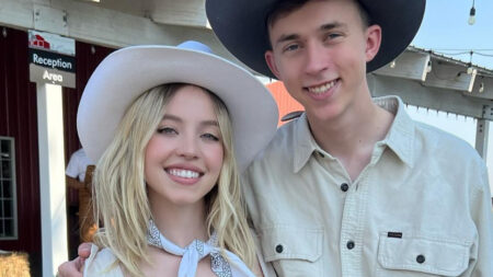 Sydney Sweeney alla festa di compleanno della madre
