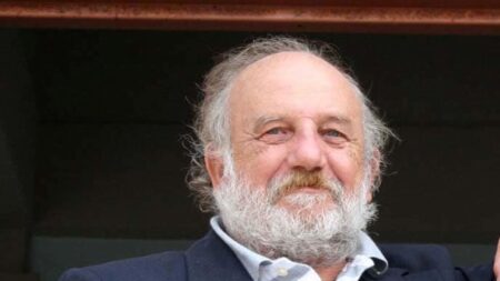 Gino Cogliandro, morto il comico dei Trettrè: aveva 72 anni Primo piano di Gino Cogliandro dei Trettré