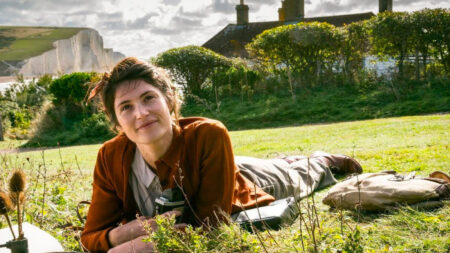 Gemma Arterton è la protagonista di Giorni d'estate