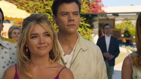 Frame che raffigura Harry Styles e Florence Pugh in Don't Worry Darling
