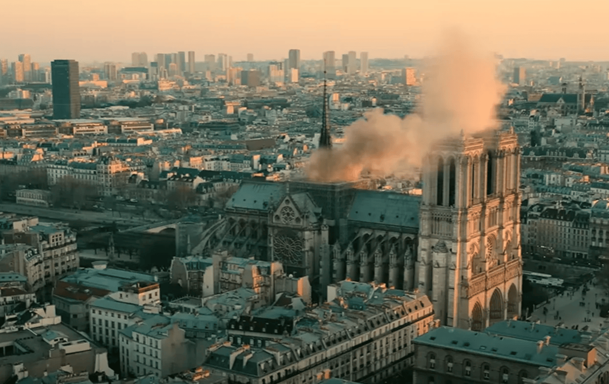 Una scena di Notre-Dame
