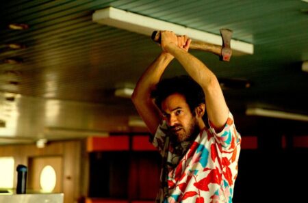 Romain Duris in una scena di Coupez!