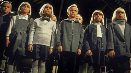 Una scena del film il villaggio dei dannati