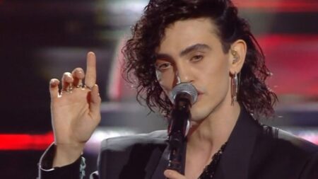 Michele Bravi a Belve: “Ho mandato delle foto hot ad un attore di Hollywood, che ha gradito” Michele Bravi a Sanremo