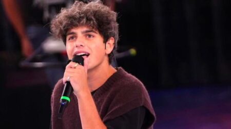 Amici 22: Niveo piange: “Ho paura che mi caccino”, Rita prova a rassicurarlo Niveo, cantante di Amici 22