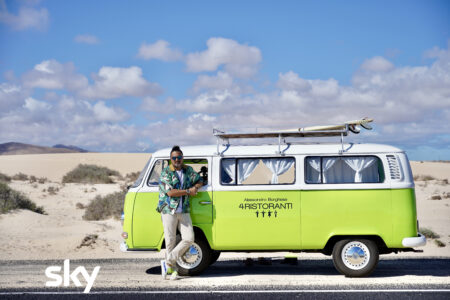 Alessandro Borghese 4 Ristoranti: Fuerteventura nella puntata di domenica 27 novembre, su Sky e NOW