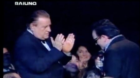 Bono si inchina a Mario Merola