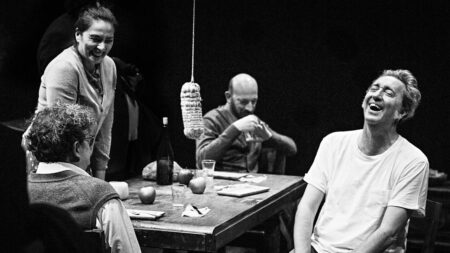 La recensione di Sei pezzi facili