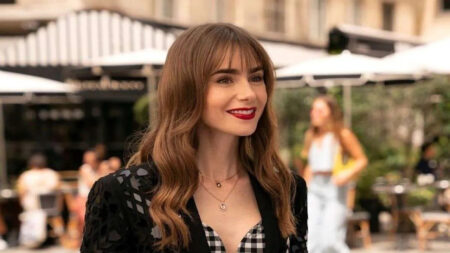 Emily in Paris 3: Lily Collins e il taglio della frangetta per la serie (VIDEO) Lily Collins in Emily in Paris 3