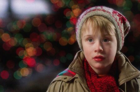 Mamma, ho perso l’aereo: Macaulay Culkin voleva acquistare la casa del film “così, per ridere” mamma ho perso l'aereo, macaulay culkin in una scena