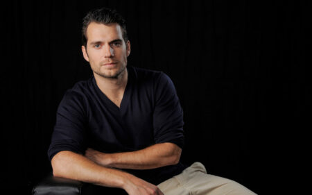 Warhammer 40.000, Henry Cavil conferma il suo coinvolgimento nel progetto Henry Cavill