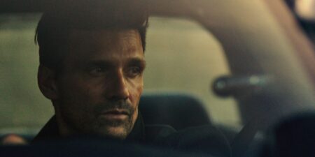Frame che ritrae Frank Grillo nella saga di The Purge
