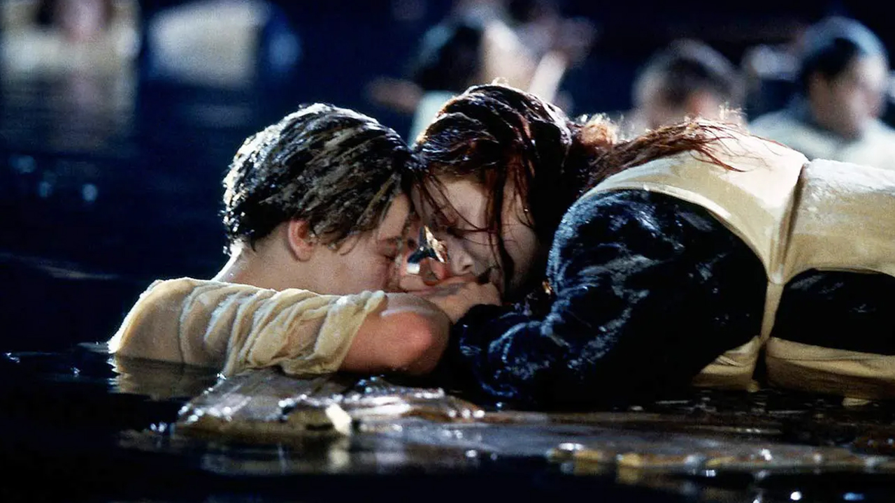 Titanic, Jack e Rose (Leonardo DiCaprio e Kate Winslet) nel finale