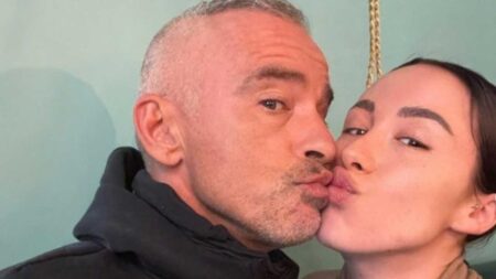 Aurora Ramazzotti, pancia in vista e gli auguri di Eros e Michelle su Instagram (FOTO) Eros Ramazzotti e Aurora