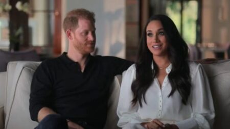 Un frame della docuserie Harry & Meghan,