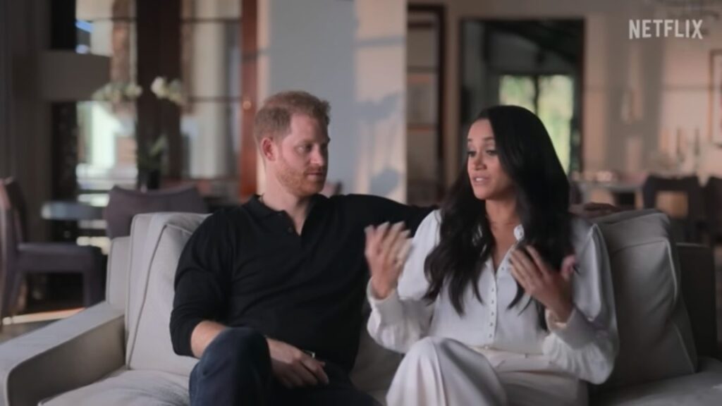 Harry & Meghan: il linguaggio del corpo nella docuserie Netflix svela momenti di disagio e imbarazzo Meghan ed Harry