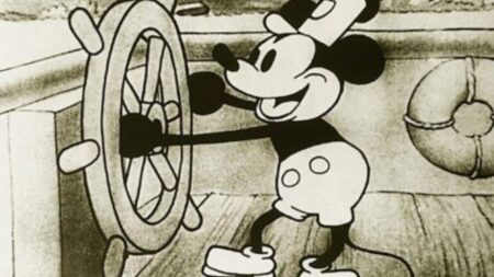 Topolino, addio al copyright di Steamboat Willie ma attenzione alla Disney Steamboat Willie