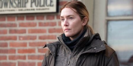 Frame che ritrae Kate Winslet in Omicidio a Easttown
