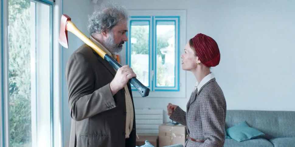 Gustave Kervern e Vanessa Paradis in A letto con Sartre