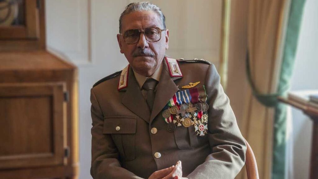 Sergio Castellitto è Carlo Alberto Dalla Chiesa in uniforme