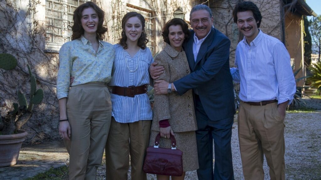 La famiglia Dalla Chiesa al completo in un'immagine dal set di Il nostro generale
