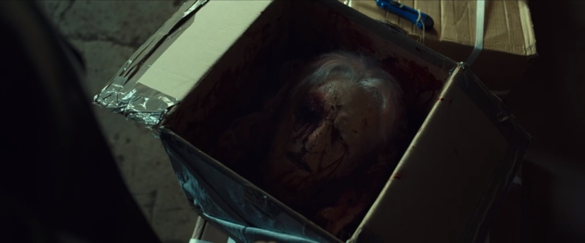 L'immortale: la testa decapitata di Don Aniello Pastore in una scatola