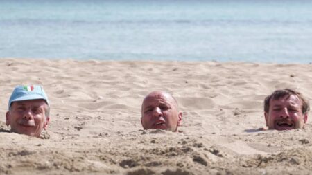 Odio l’estate, la recensione del film con Aldo, Giovanni e Giacomo La recensione di Odio l'estate