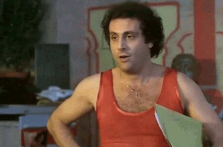 Andrea Roncato nei panni di Loris Batacchi