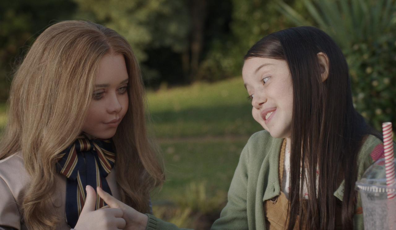 Una scena di M3gan con Cady