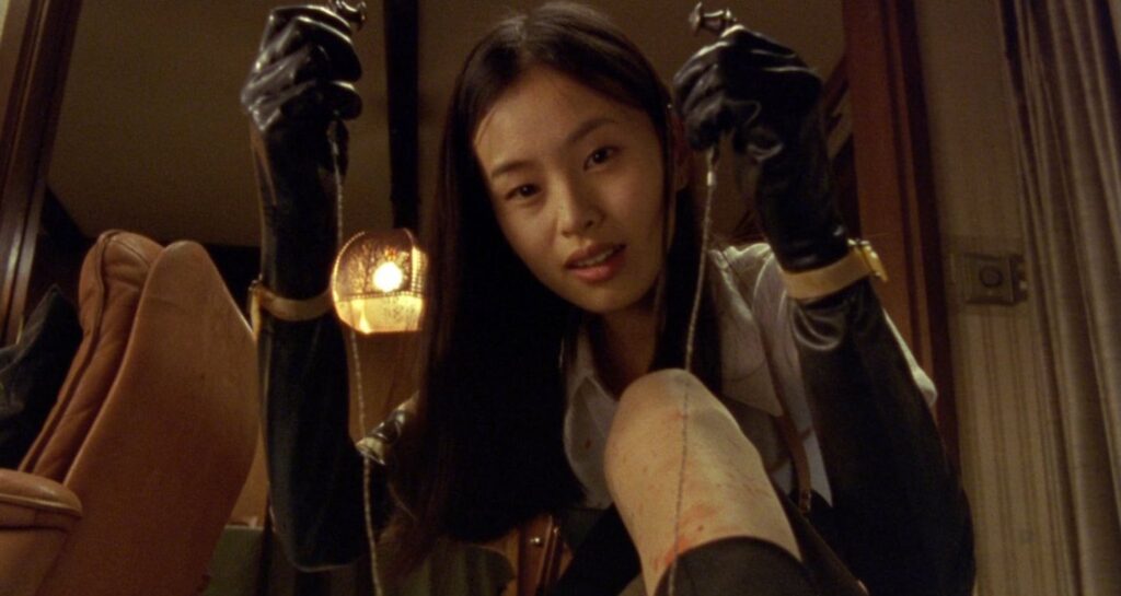 Asami (Eihi Shiina) in una scena di tortura in Audition