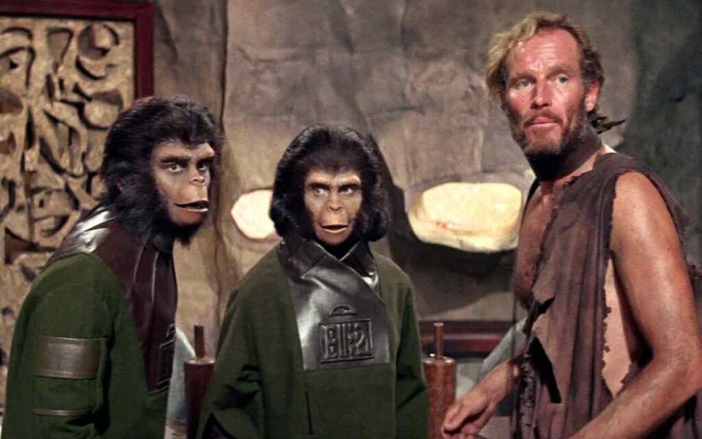 Charlton Heston in una scena di Il pianeta delle scimmie