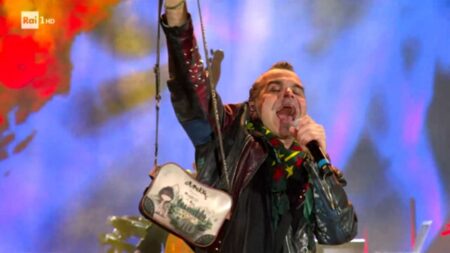 Sanremo 2023, Piero Pelù replica a Libero: cosa aveva nelle mutande? Piero Pelù