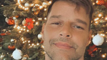 Ricky Martin, suo figlio Valentino in una foto su Instagram: che baffi! Ricky Martin
