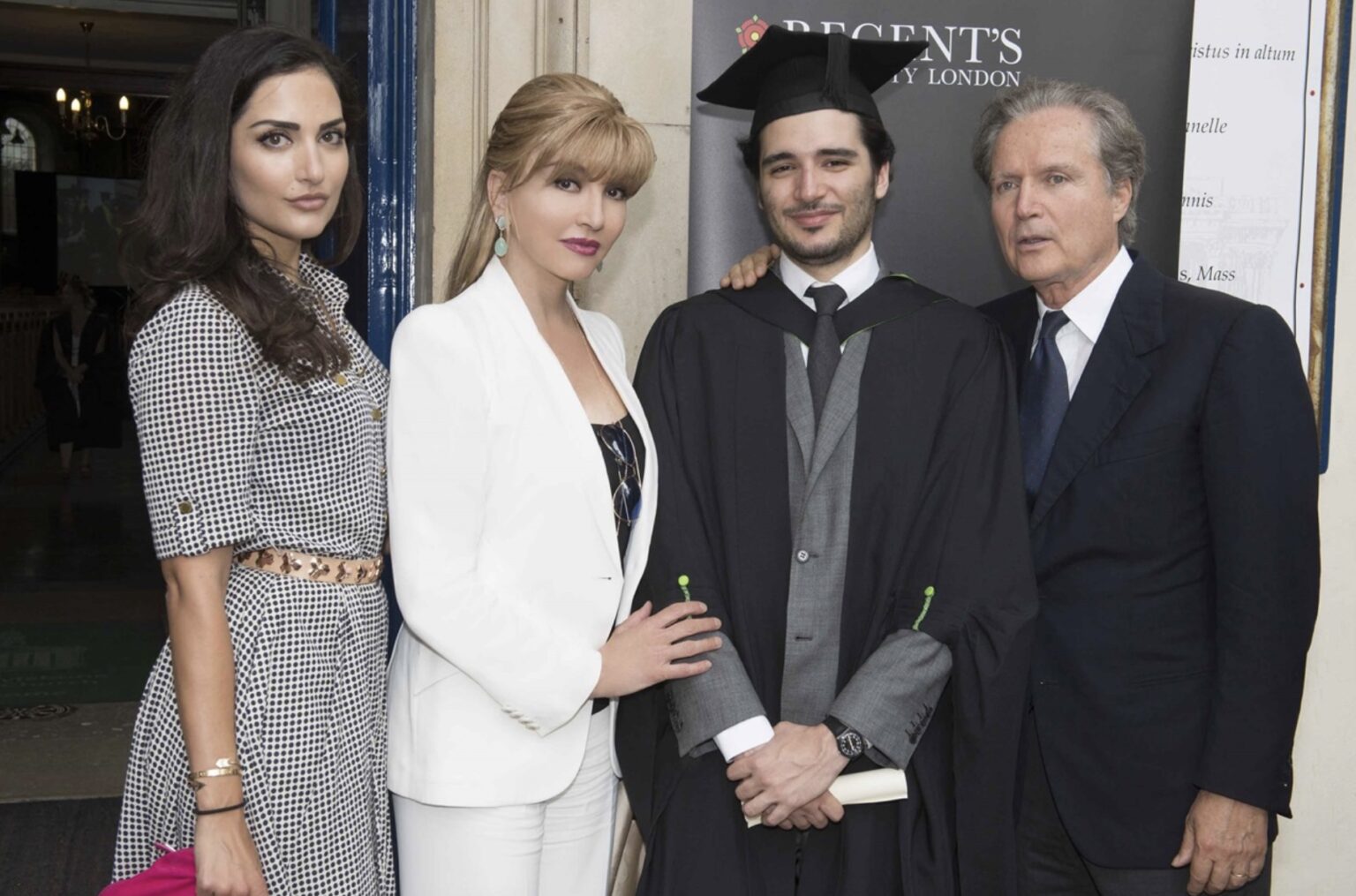 La famiglia di Milly Carlucci al completo