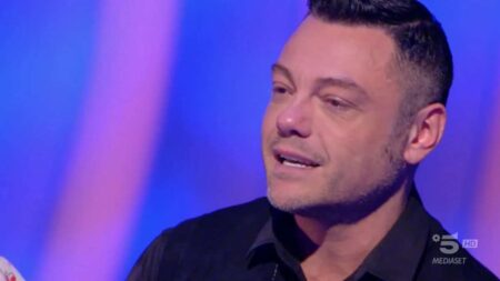 C’è posta per te 2023, Tiziano Ferro: la sorpresa al papà rimasto vedovo Tiziano Ferro