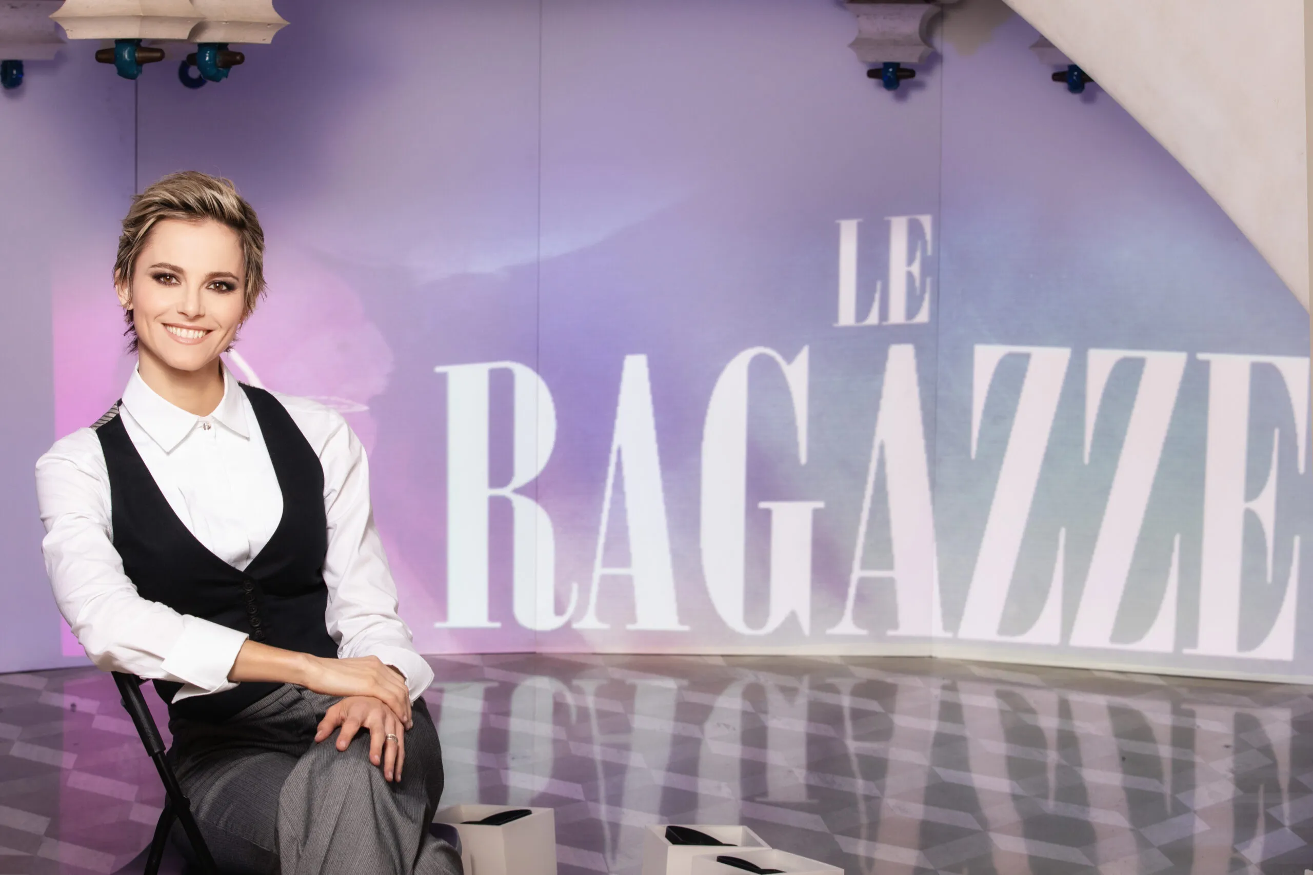 Francesca Fialdini alla conduzione de Le Ragazze.