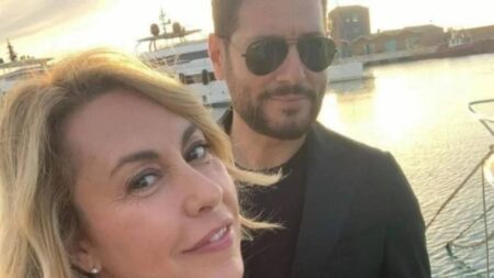 Chi è Raffaella Schifino, la moglie di Enrico Papi: un rapporto aperto Raffaella Schifino ed Enrico Papi