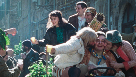 La Chimera, la recensione del nuovo film di Alice Rohrwacher Una scena de La chimera