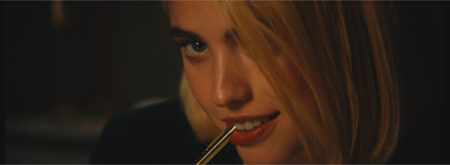 Sanctuary, la recensione del film con Margaret Qualley Sanctuary, Margaret Qualley in una scena