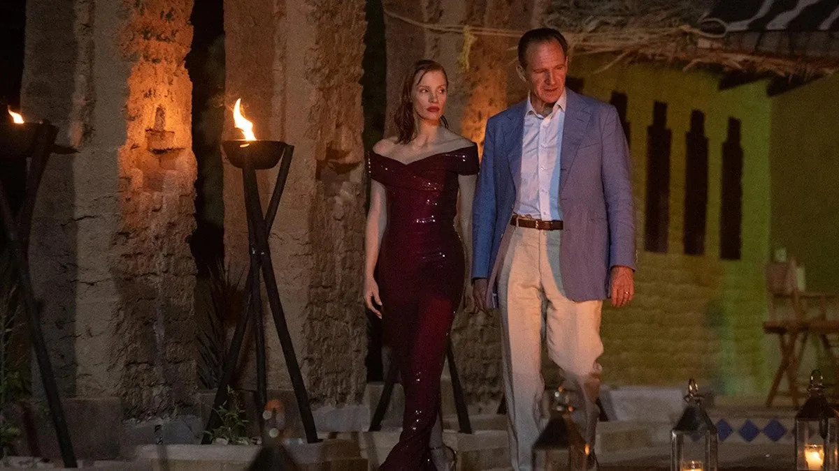 Jessica Chastain e Ralph Fiennes in una scena di The Forgiven
