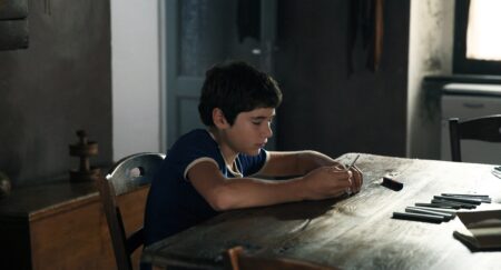 Una scena de Le proprietà dei metalli