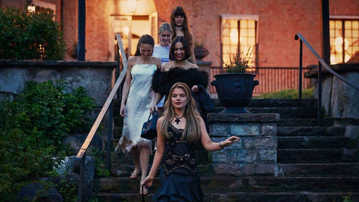 Una scena di Barracuda Queens