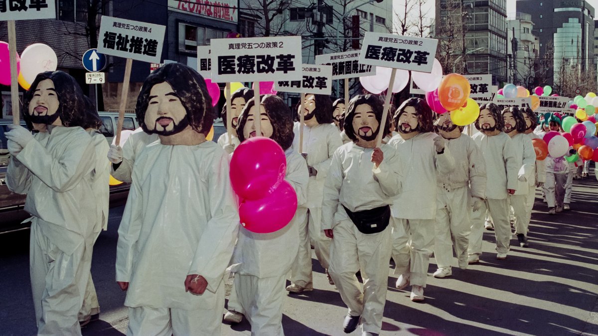 Una scena di Come diventare leader di una setta