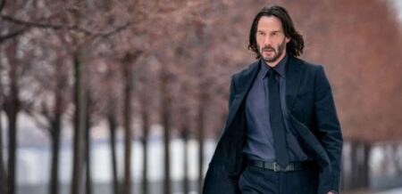 Frame che ritrae Keanu Reeves