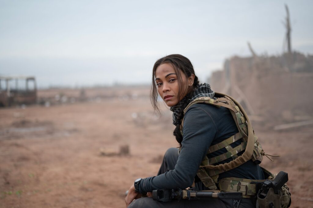Frame che ritrae Zoe Saldana in Special Ops: Lioness