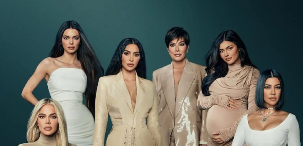 Frame tratto dalla serie The Kardashians