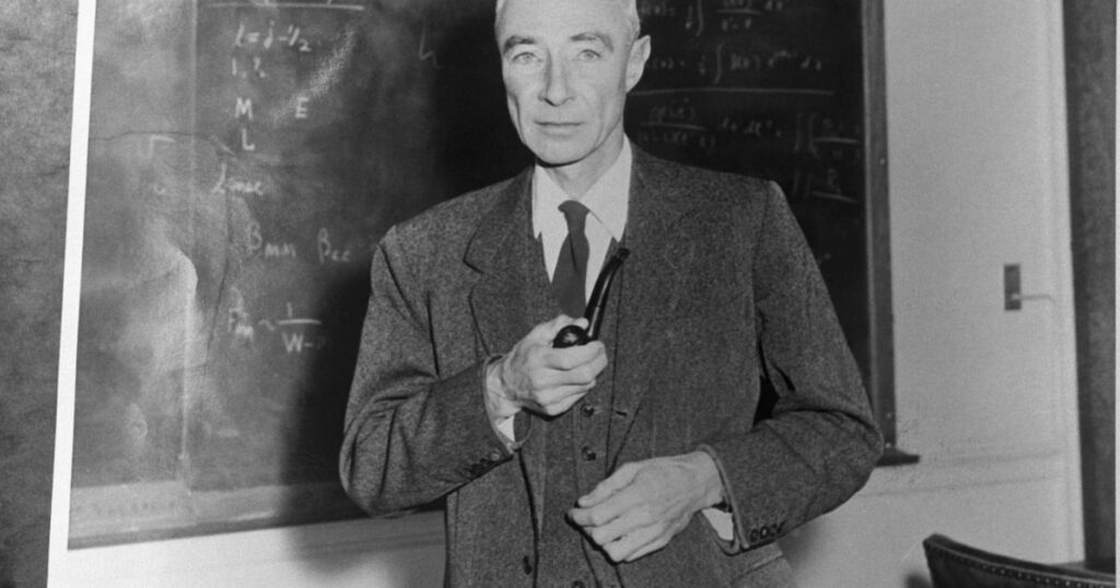 Robert Oppenheimer nel 1965